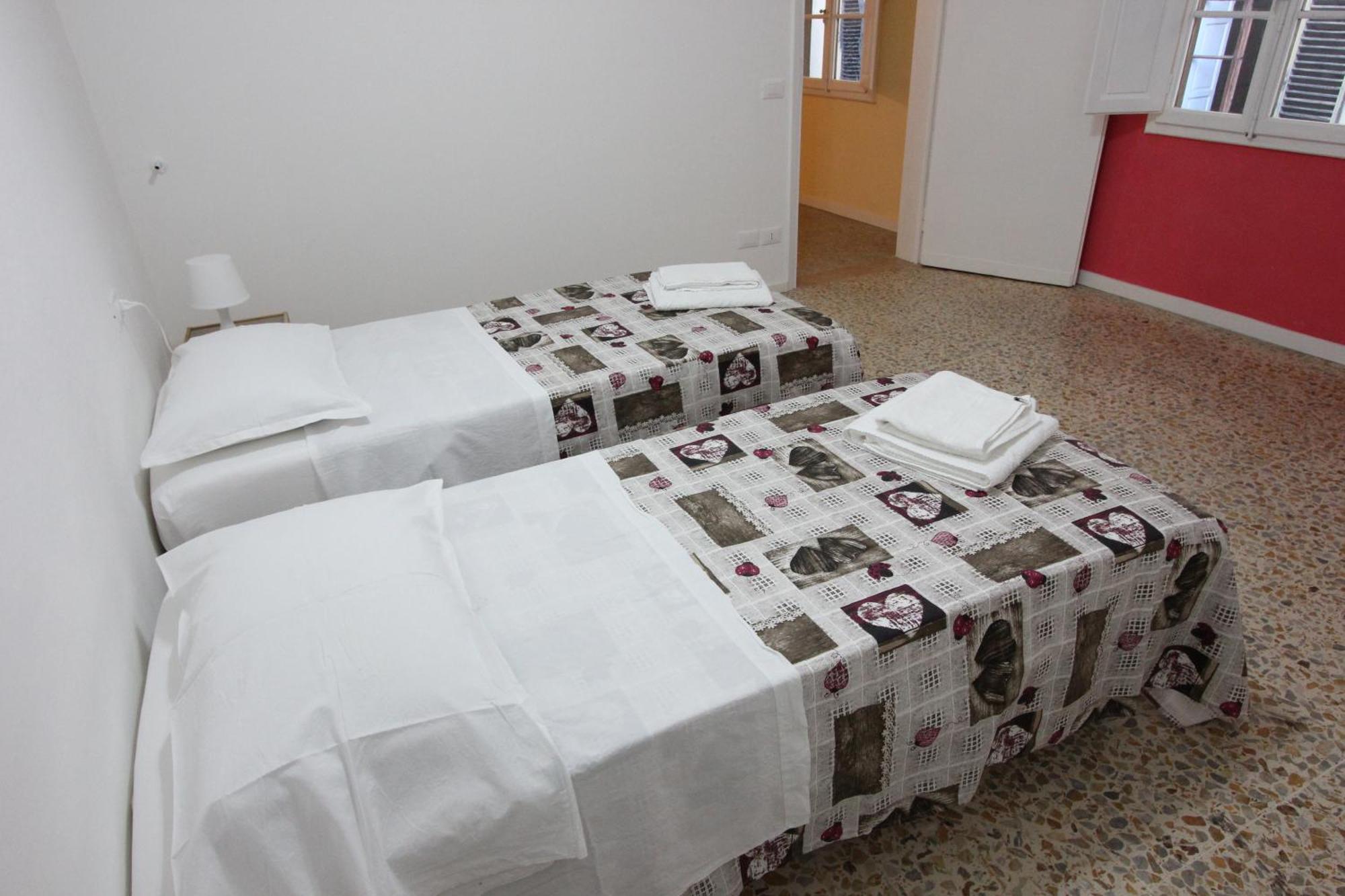 Apartment Via Dei Servi 6 *